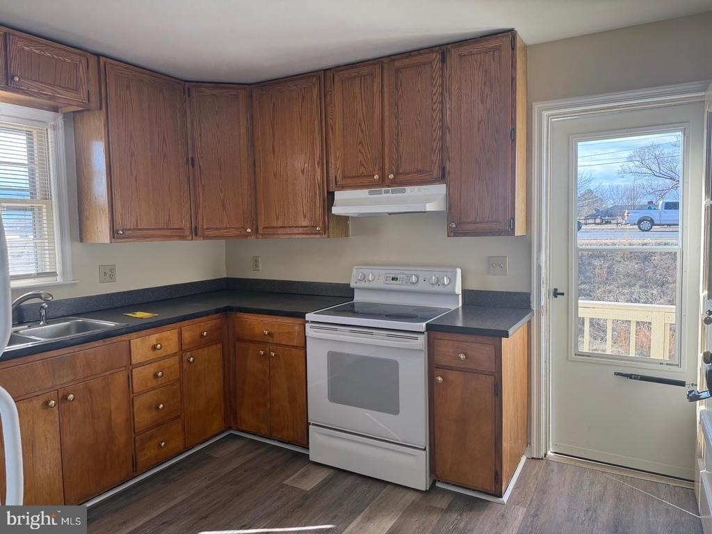 1010 Bernstein Road - Photo 6