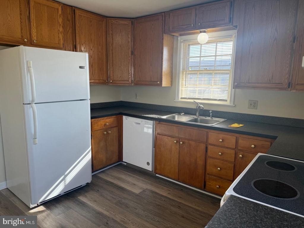 1010 Bernstein Road - Photo 5