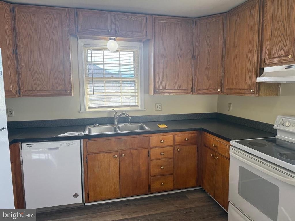 1010 Bernstein Road - Photo 7