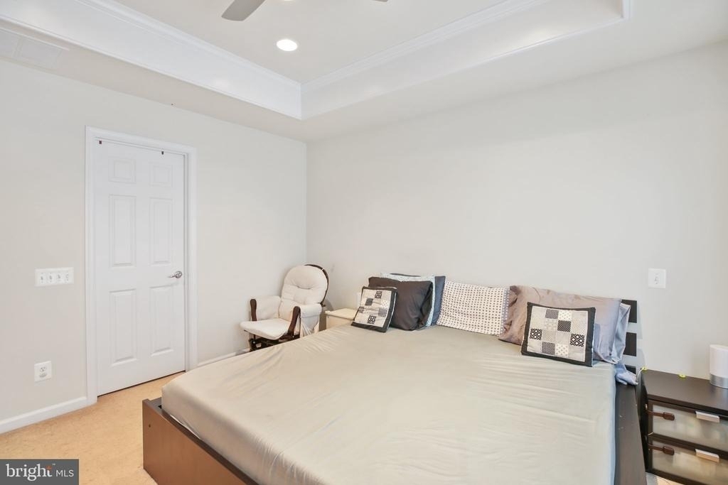 25501 Amber Gate Terrace - Photo 17