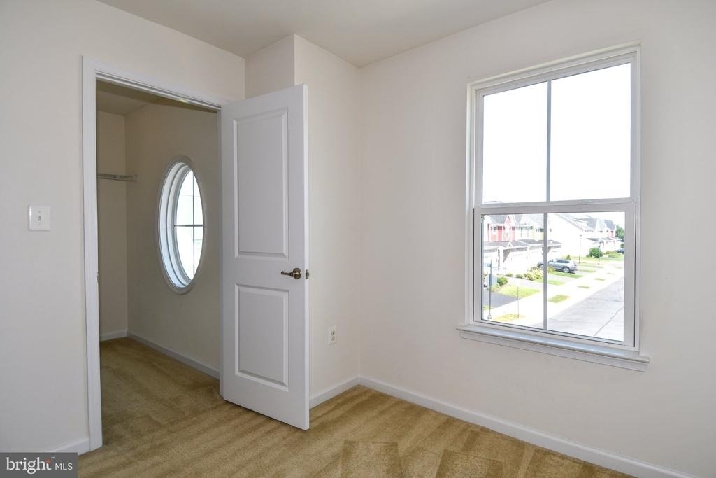 41673 Mcmonagle Square - Photo 28