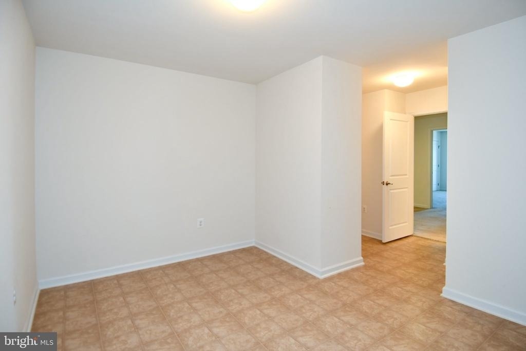 41673 Mcmonagle Square - Photo 31