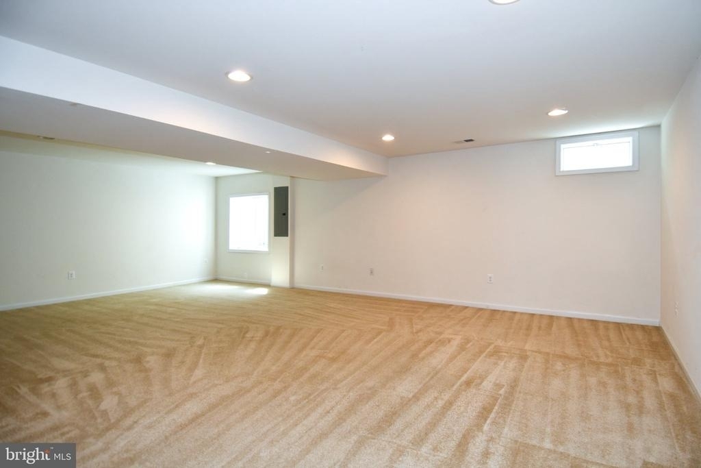 41673 Mcmonagle Square - Photo 35
