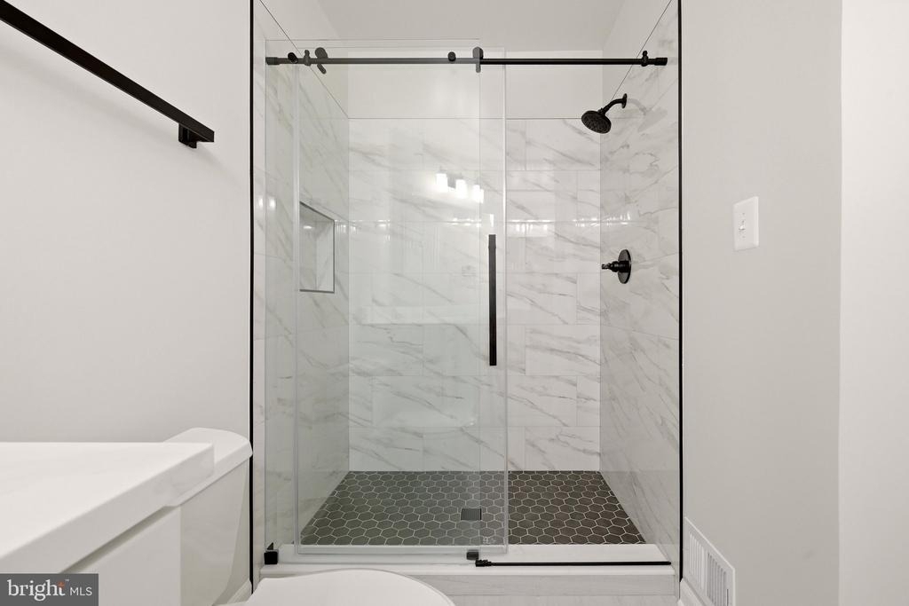 46368 Utica Square - Photo 23