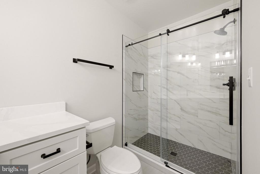 46368 Utica Square - Photo 24