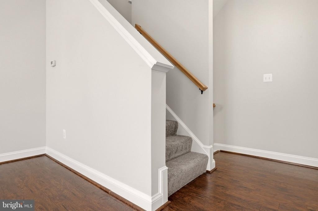 46368 Utica Square - Photo 16