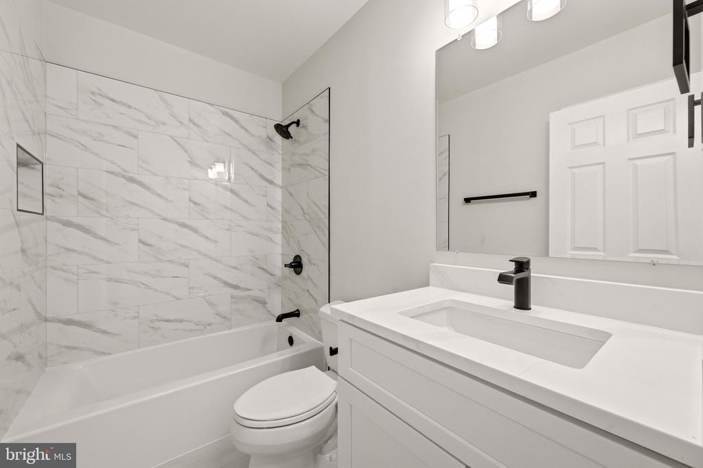 46368 Utica Square - Photo 19
