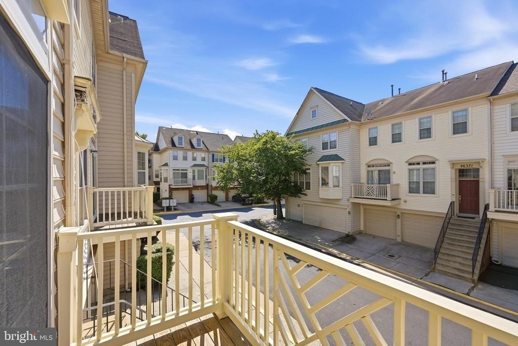 46368 Utica Square - Photo 5