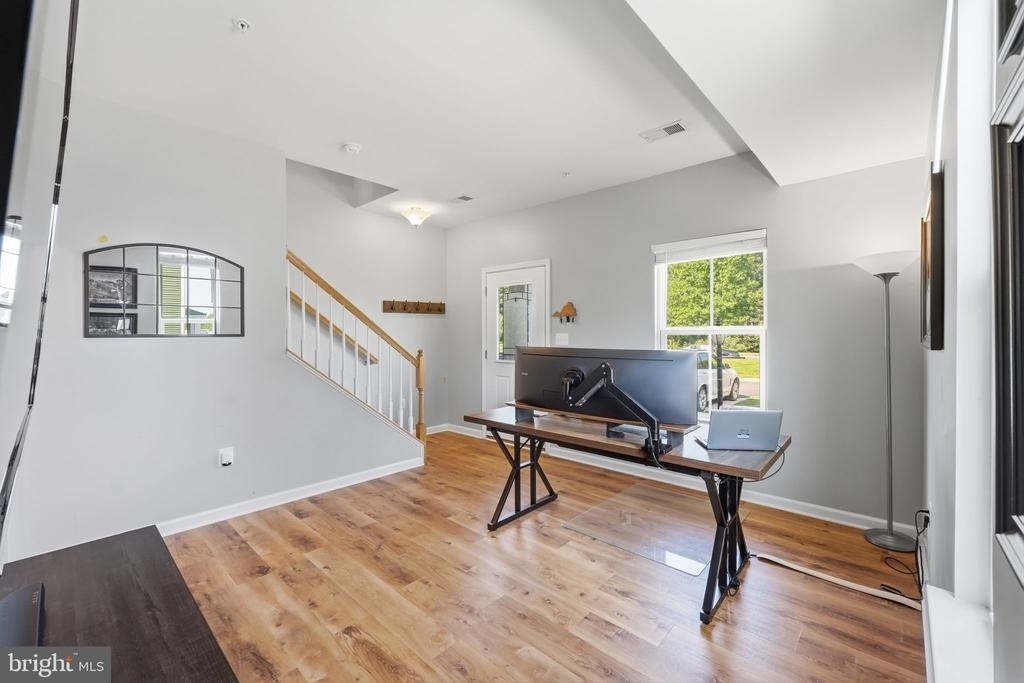 24877 Coats Square - Photo 3