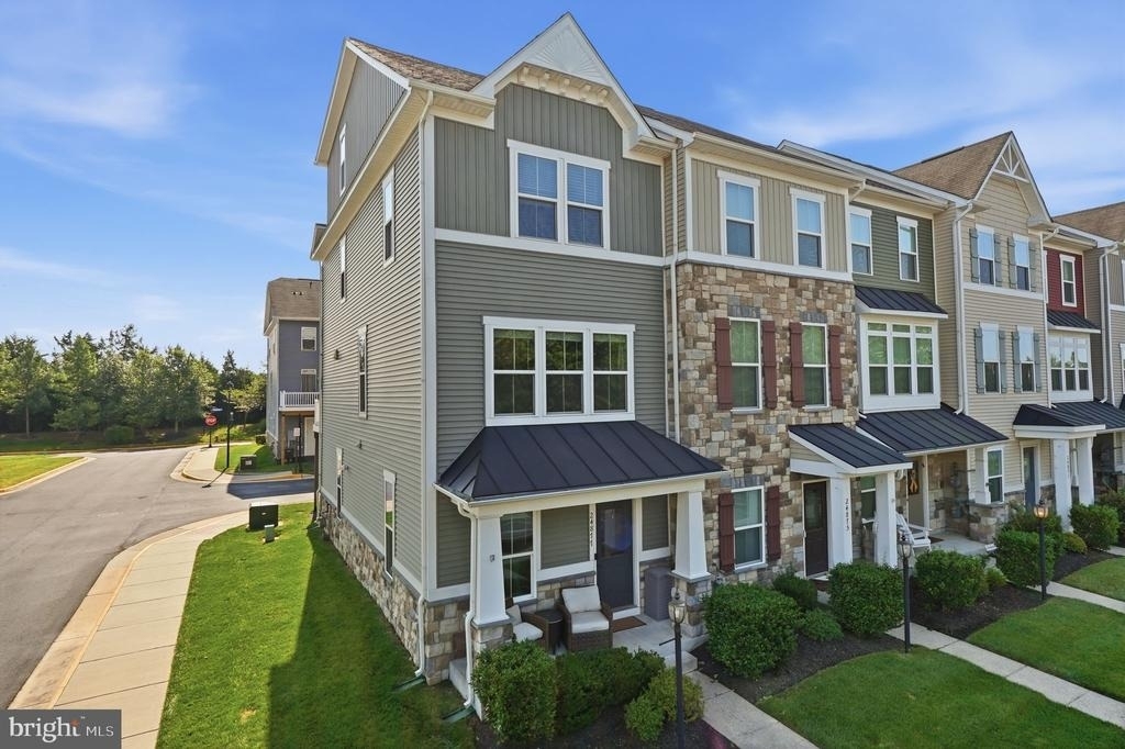 24877 Coats Square - Photo 2