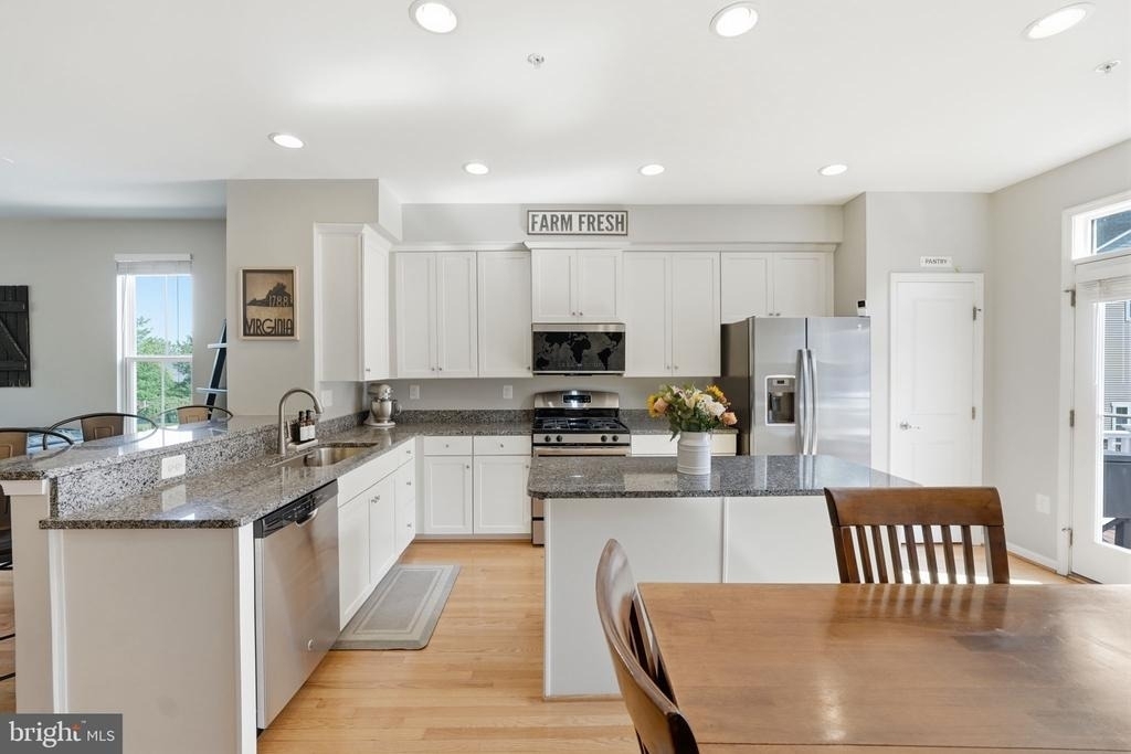 24877 Coats Square - Photo 11