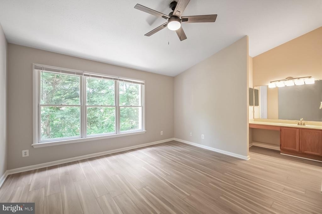 1657 Oak Spring Way - Photo 11