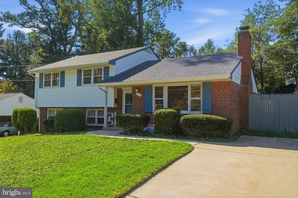 8009 Gosport Lane - Photo 2