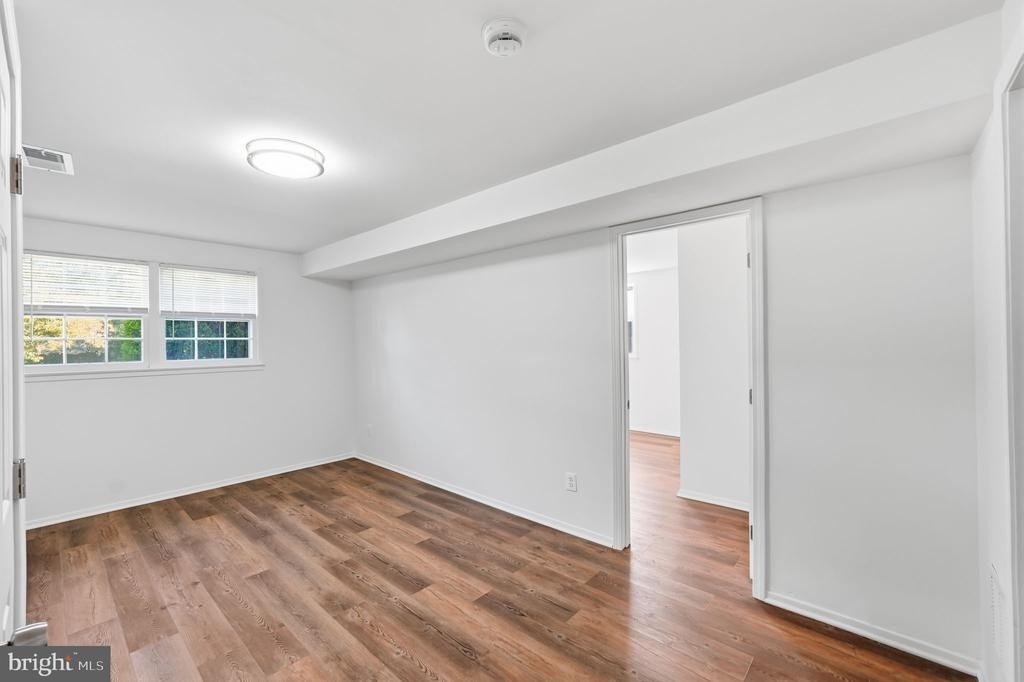 8009 Gosport Lane - Photo 16