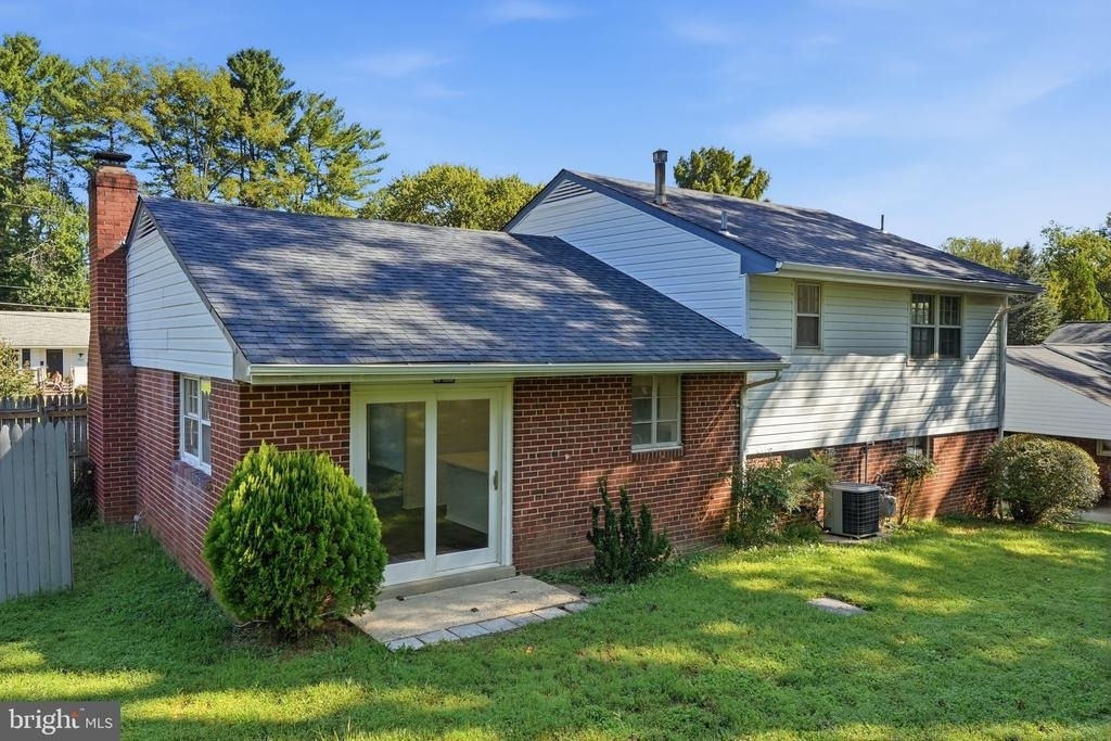 8009 Gosport Lane - Photo 22