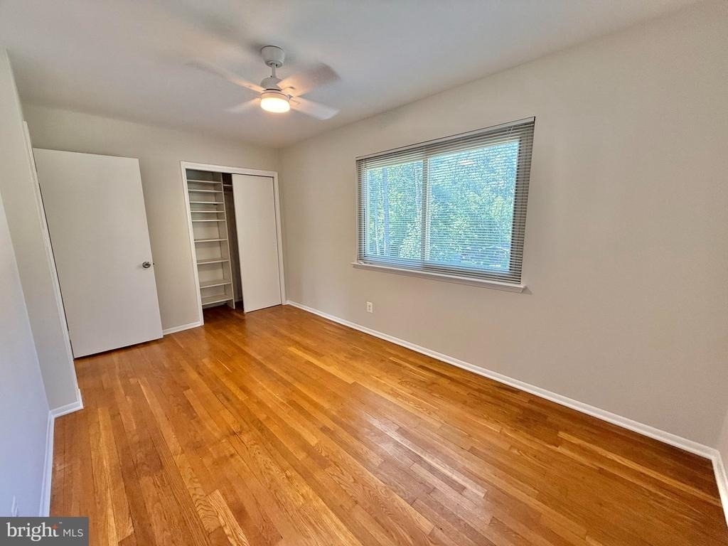 7700 Glenister Drive - Photo 15