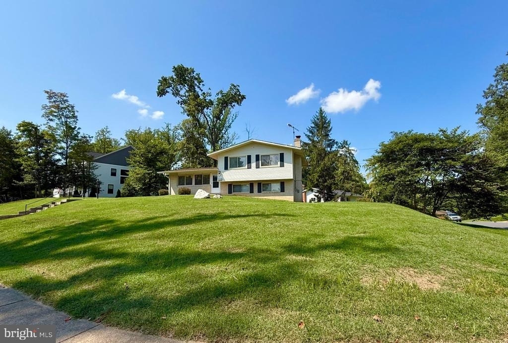 7700 Glenister Drive - Photo 23