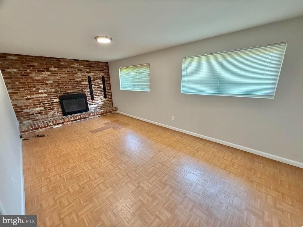 7700 Glenister Drive - Photo 17