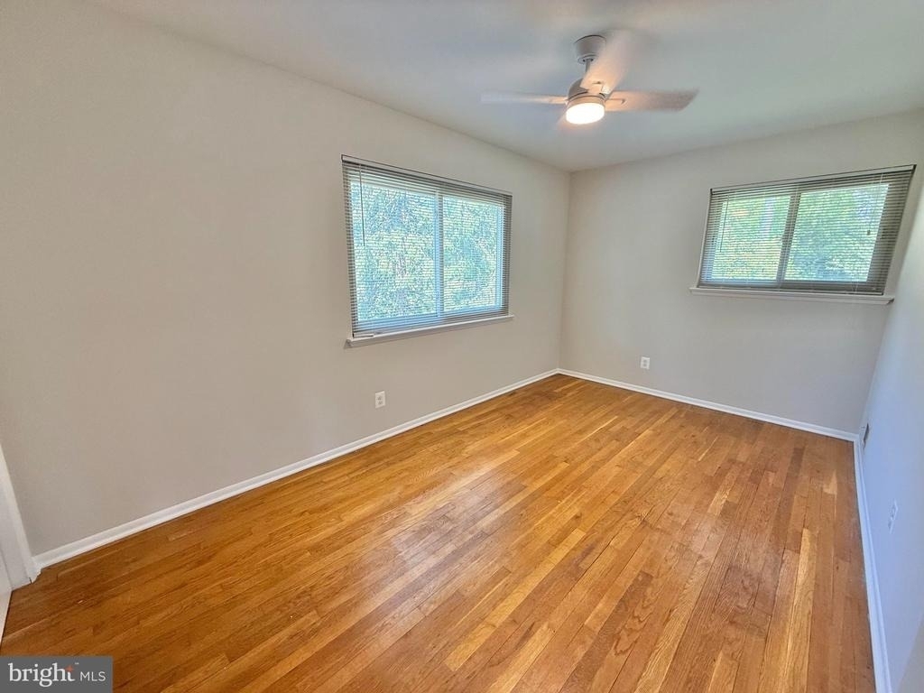 7700 Glenister Drive - Photo 13