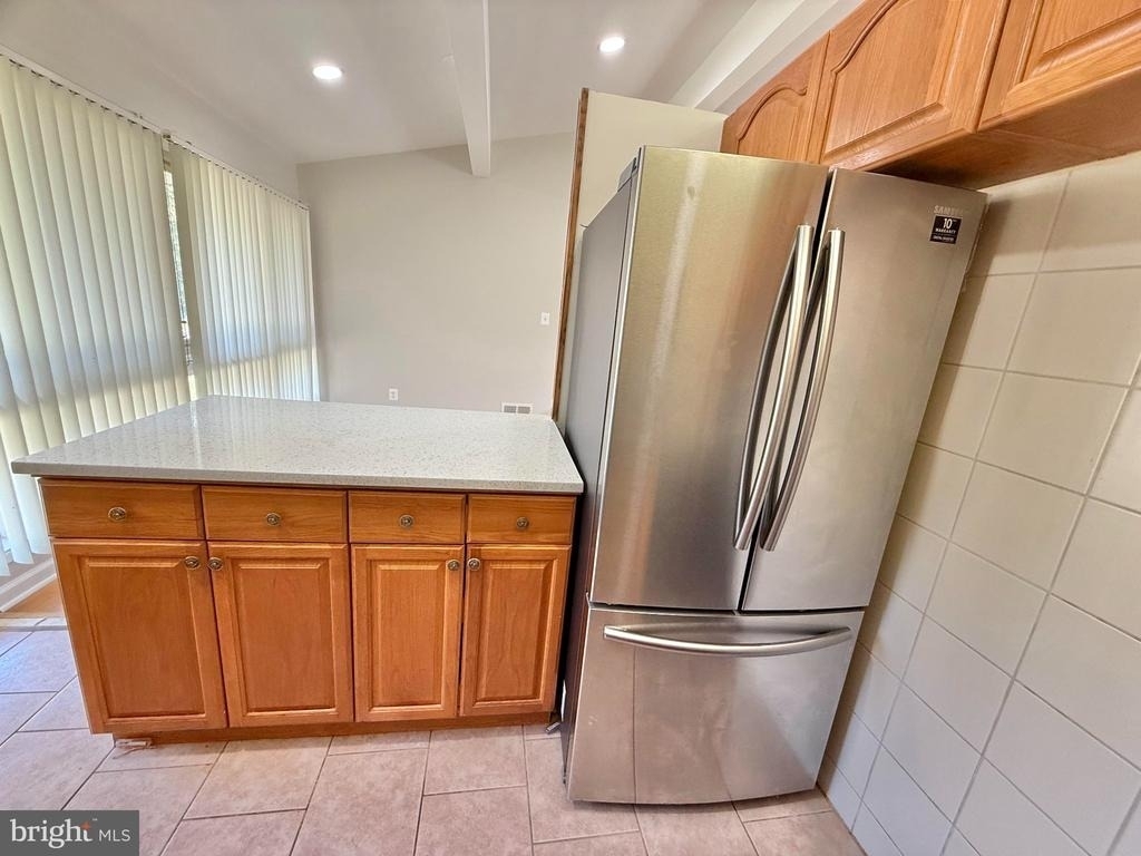 7700 Glenister Drive - Photo 7