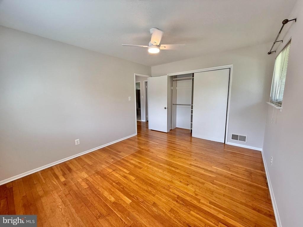 7700 Glenister Drive - Photo 10