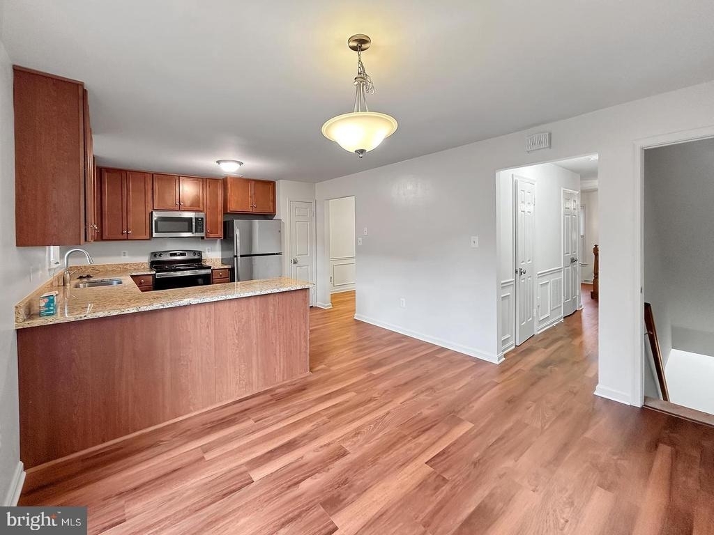 7338 Mallory Lane - Photo 7