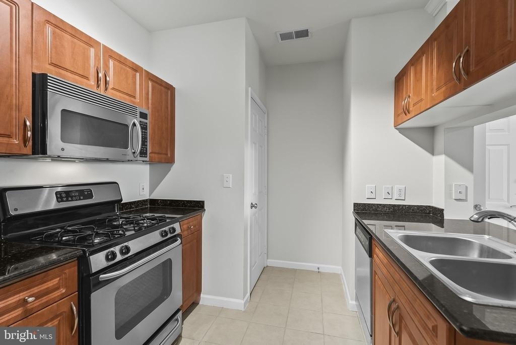 12929 Centre Park Circle - Photo 8