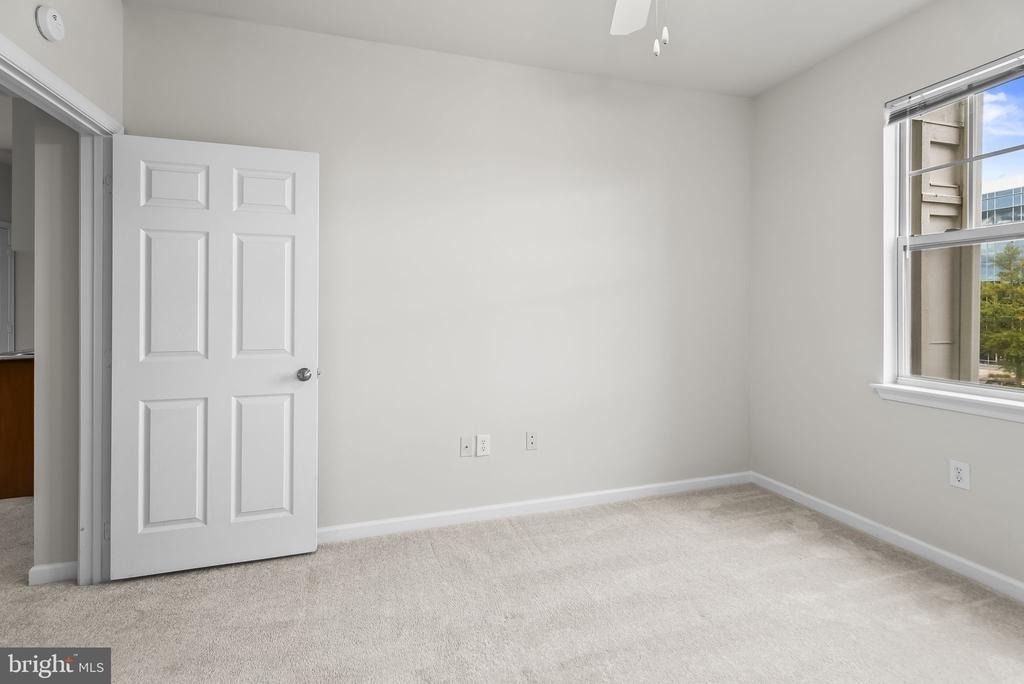 12929 Centre Park Circle - Photo 15