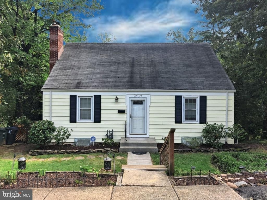 2416 S Culpeper Street - Photo 0