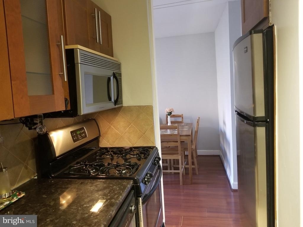 1011 Arlington Boulevard - Photo 3
