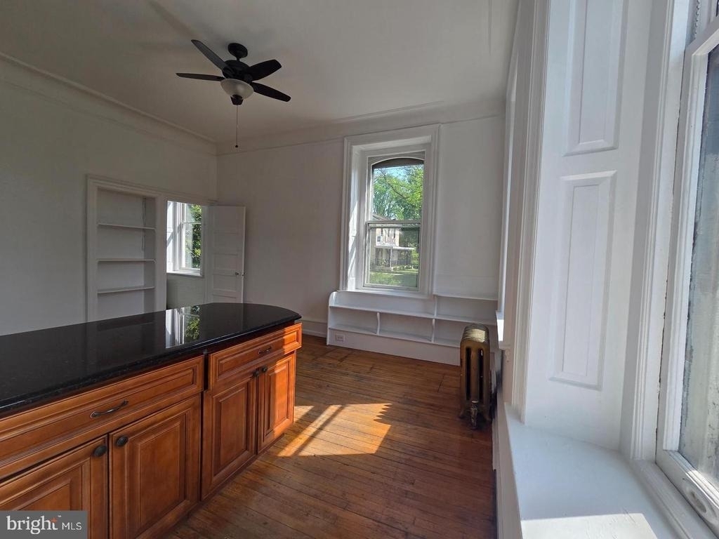 348 Green Lane - Photo 4