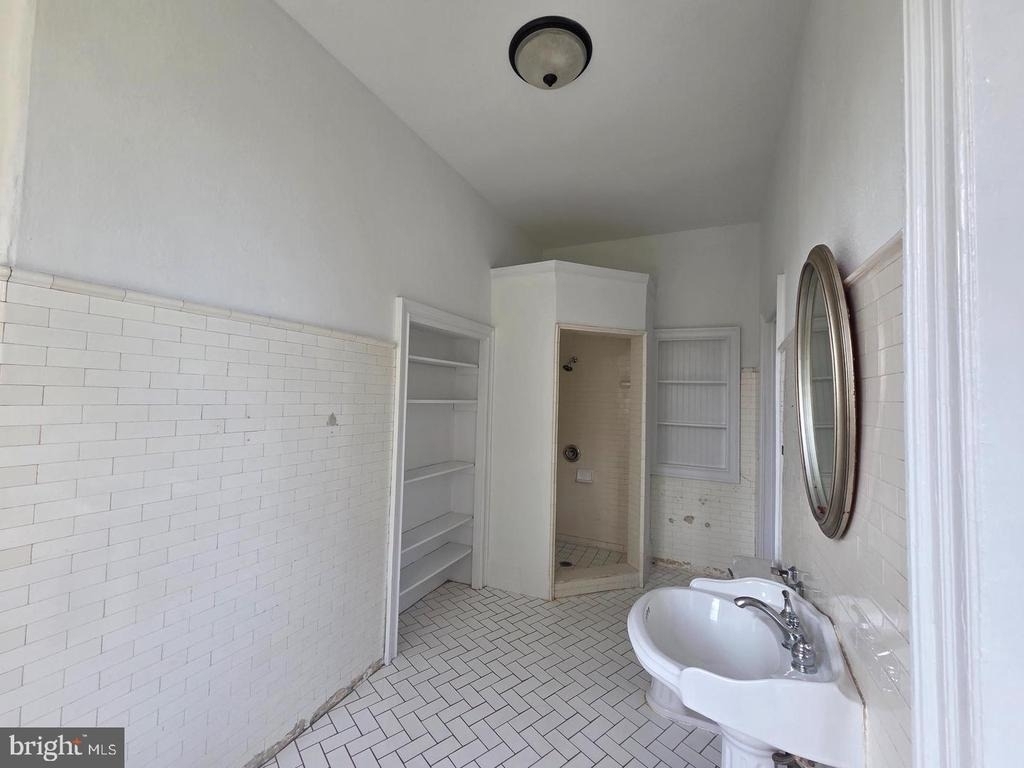 348 Green Lane - Photo 9