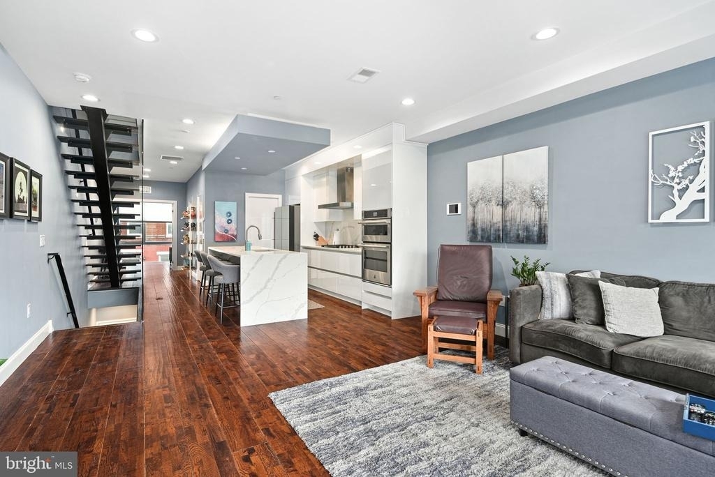 1516 Cambridge Street - Photo 2