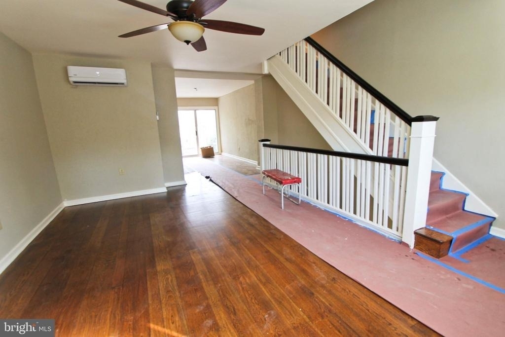 346 E Meehan Avenue - Photo 4