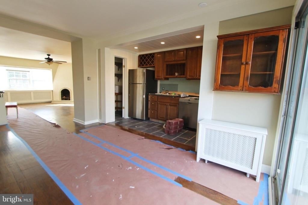 346 E Meehan Avenue - Photo 9