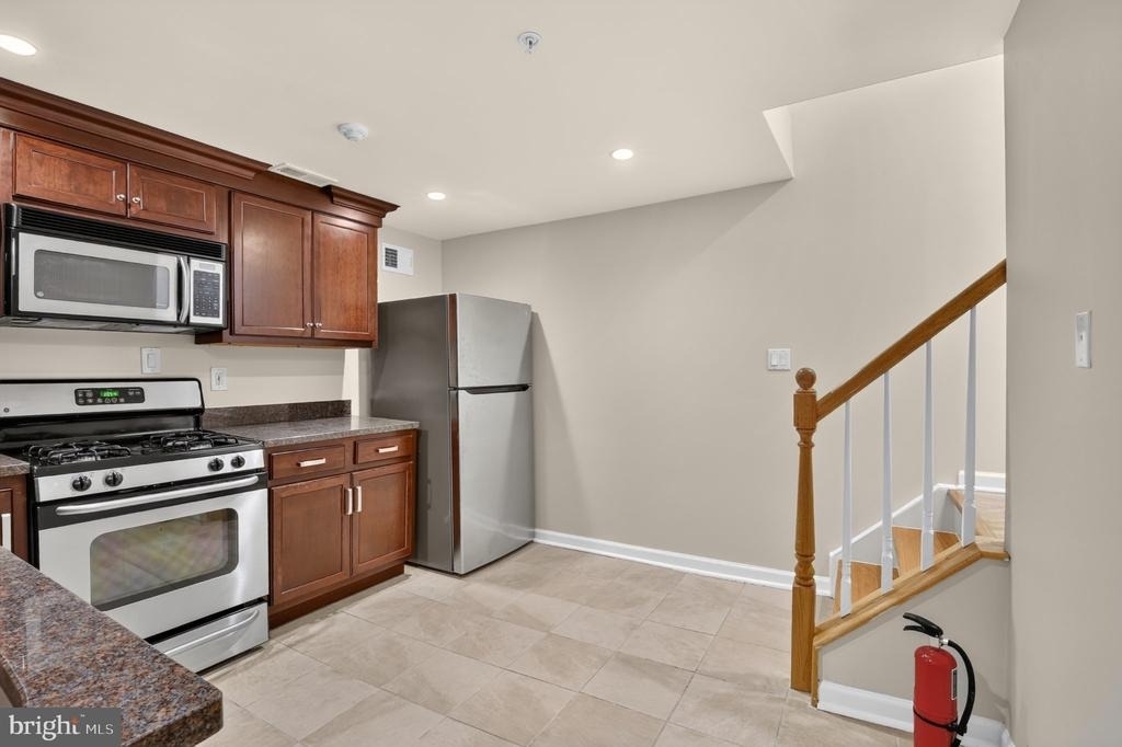1027-31 N 4th Street - Photo 8