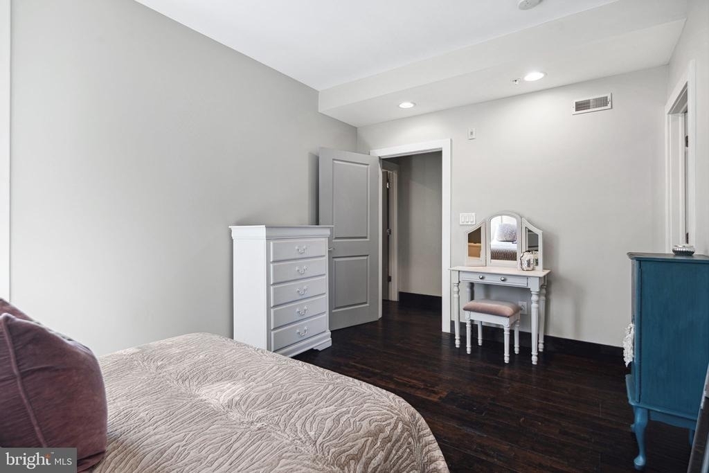 1526 Parrish Street - Photo 17
