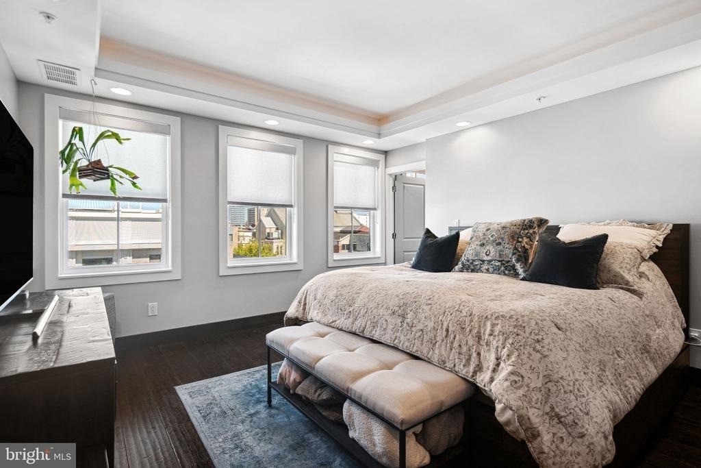 1526 Parrish Street - Photo 9