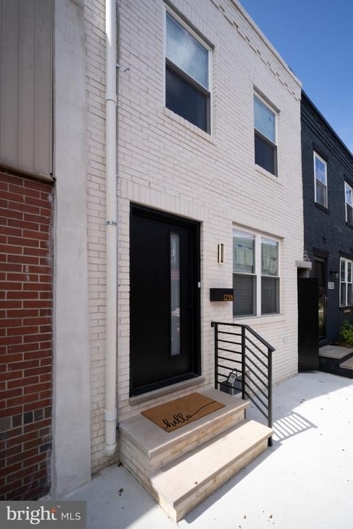1238 S Warnock Street - Photo 0