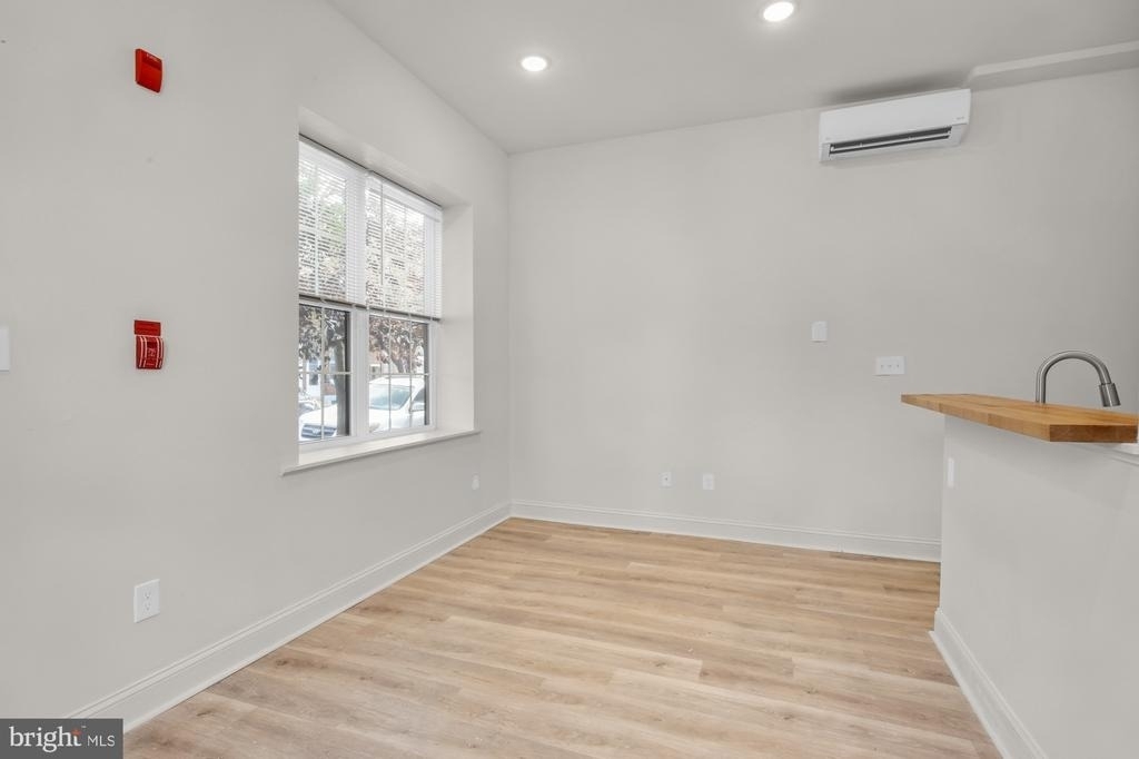 2046 E Huntingdon Street - Photo 3