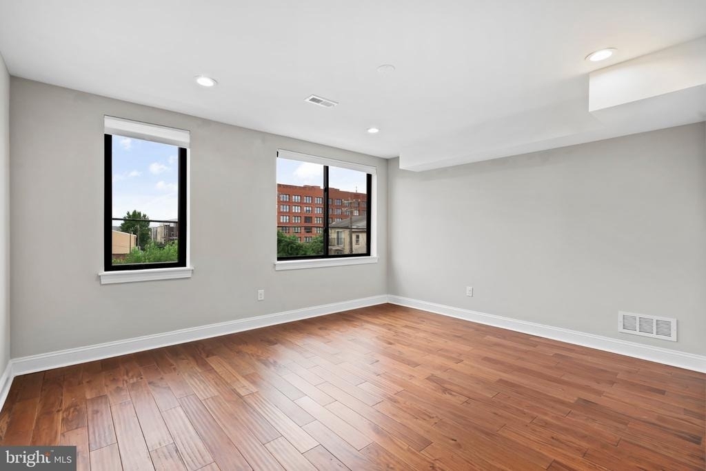 1600 N Bodine Street - Photo 19