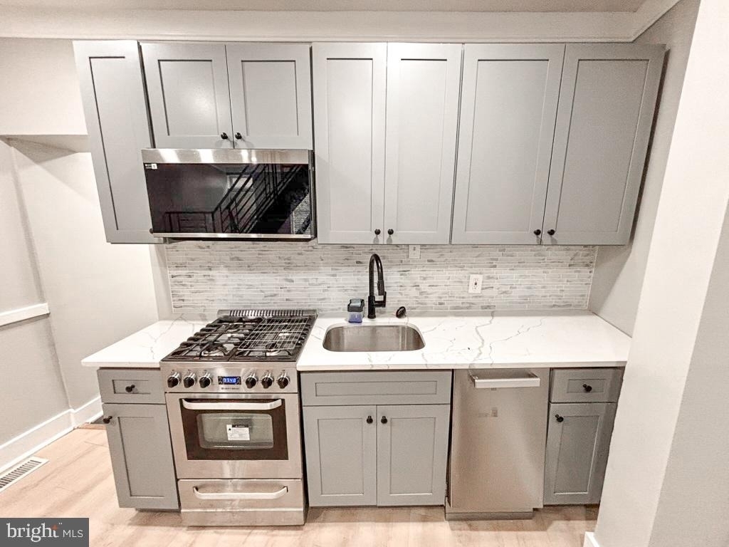 2529 Collins Street - Photo 4