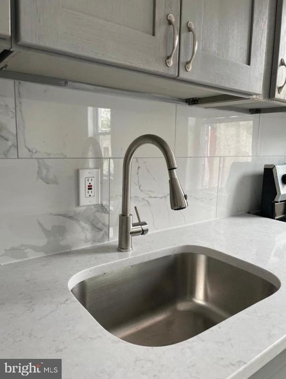 2731 N Darien Street - Photo 4