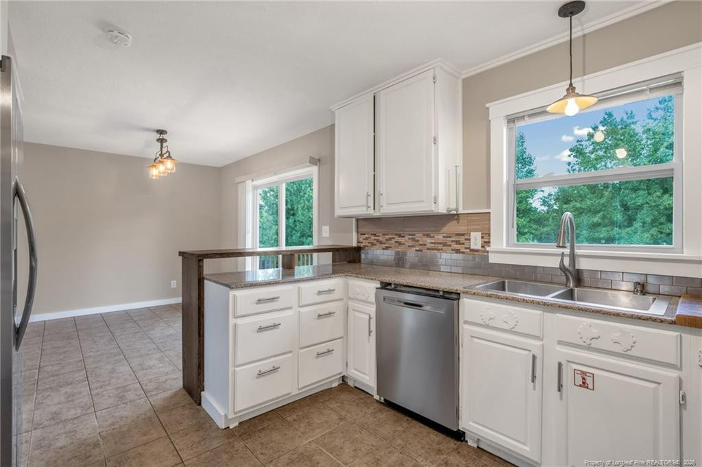 604 Roundtree Drive - Photo 9