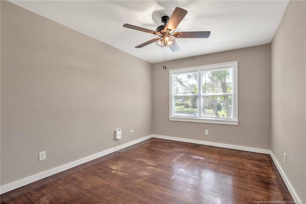 604 Roundtree Drive - Photo 12