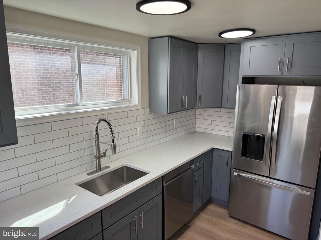 323 Spruce Street - Photo 0