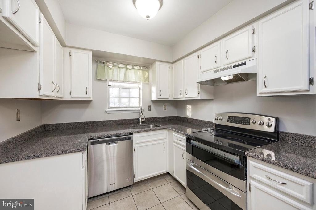 328 Carlyn Court - Photo 2