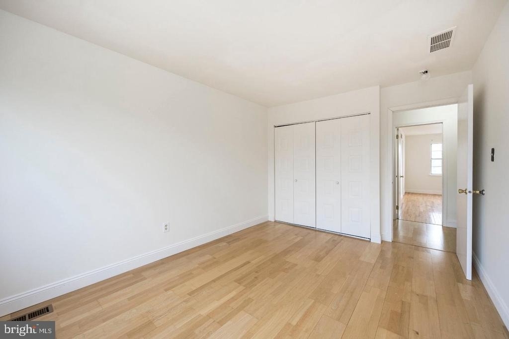 328 Carlyn Court - Photo 15