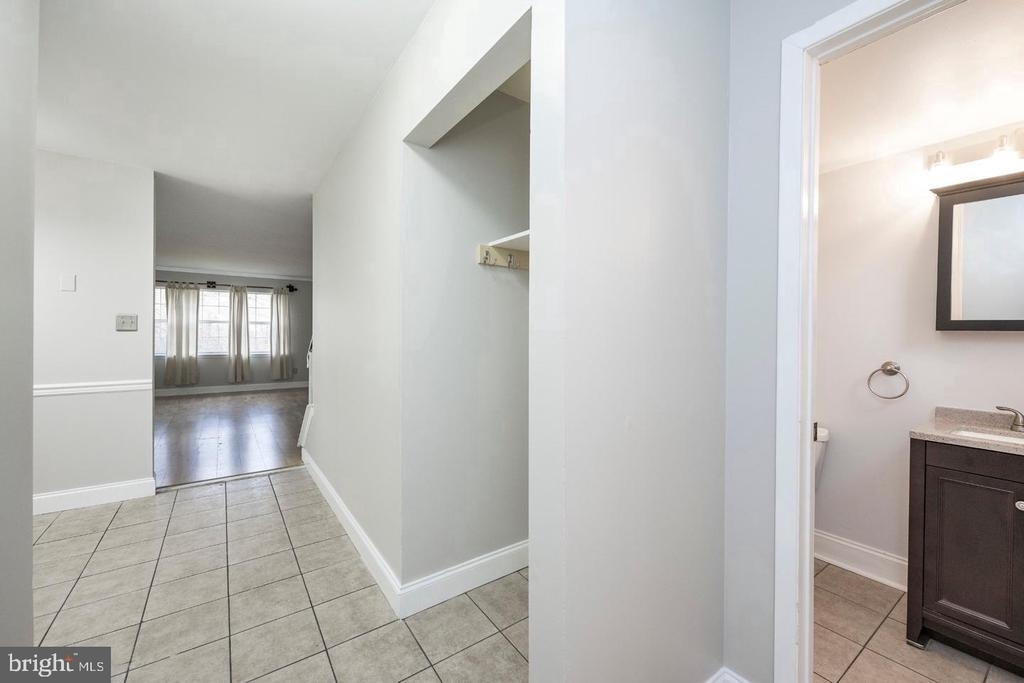 328 Carlyn Court - Photo 5