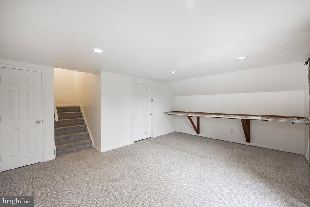 328 Carlyn Court - Photo 20